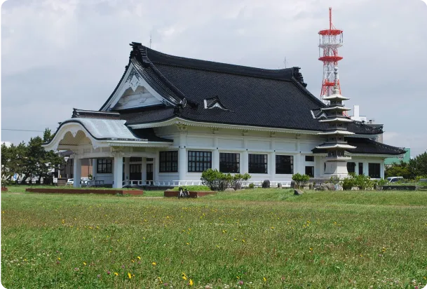 現在の函館市慰霊堂